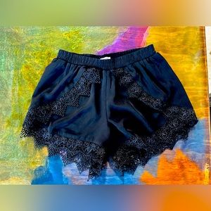Tobi Shorts - Small